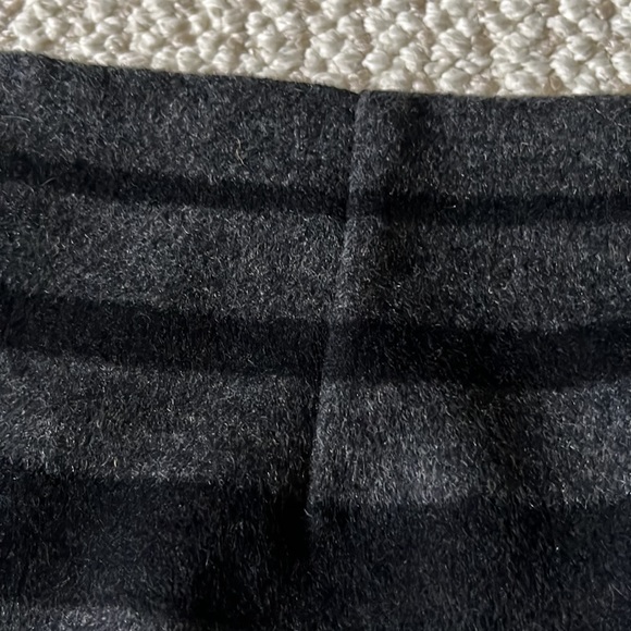 Banana Republic Black And Gray Stripe Wool Mini Skirt Size 8 - Picture 5 of 11